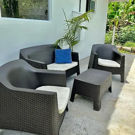 Casa Martin Cahuita Charming Spanish Home Extérieur photo